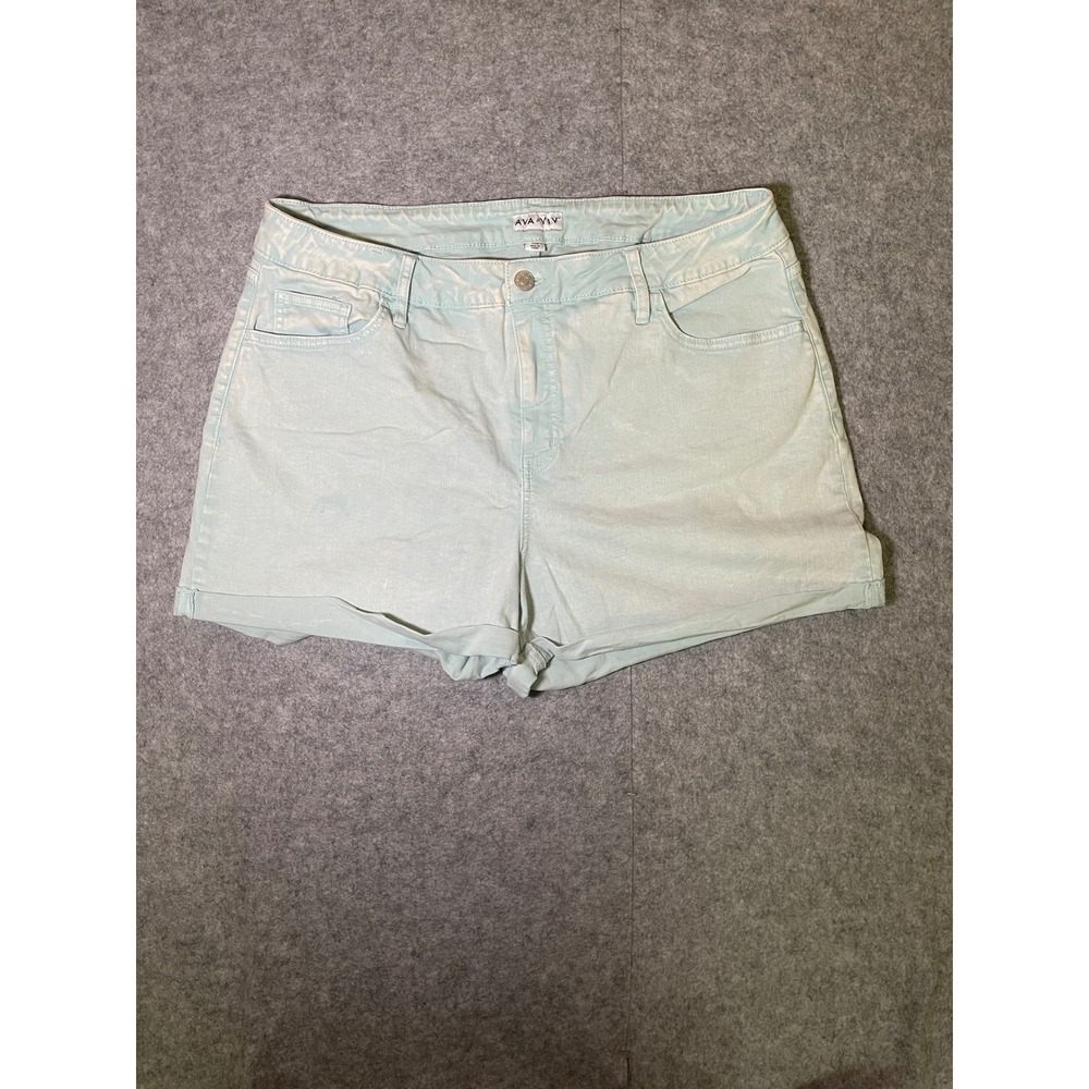 Ava & Viv Womens Plus Size 20W Light Wash Stretch Denim Cuffed Jean Shorts Blue